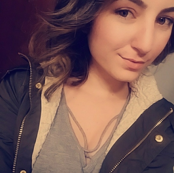 Meet your Posher, Maria - Picture 2 of 2